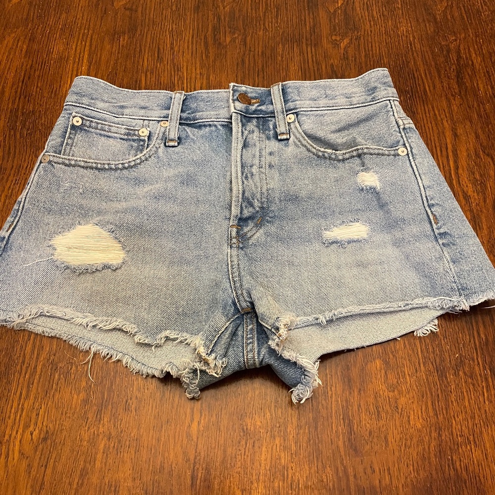 Made well button up relaxed denim shorts size 25